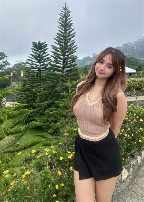 Nichole Ann Barot (@nicholeannbarot) .
